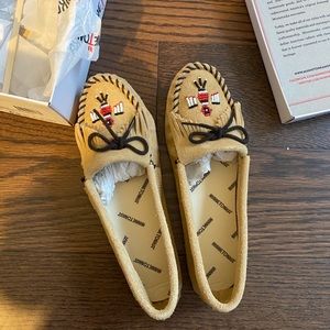 [Sold] Minnetonka Women's Thunderbird Softsole Moccasin Size 6.5